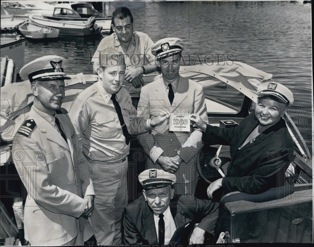 1960 Press Photo Red cross leaders - Historic Images