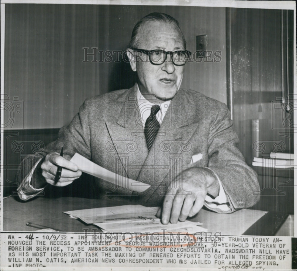 1952 Press Photo A picture of George Wadsworth - Historic Images