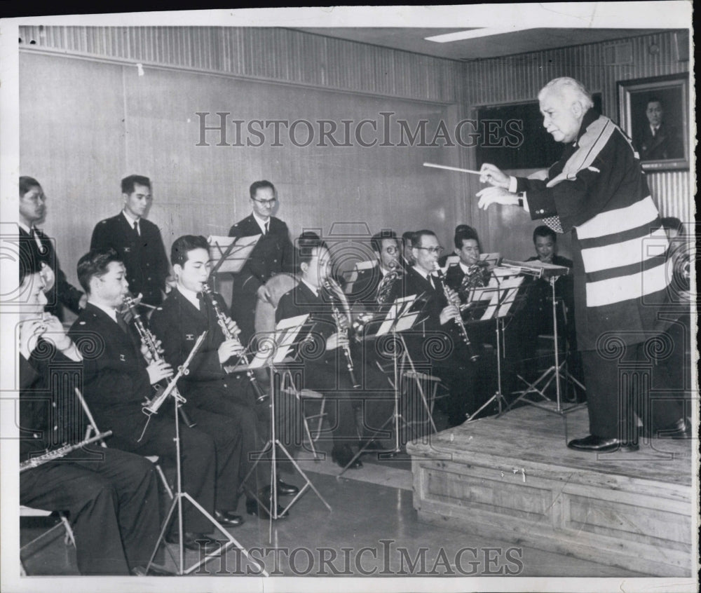 1961 Press Photo Arthur Fiedler Leads Tokyo Brass Band/Tokyo Fire Dept - Historic Images