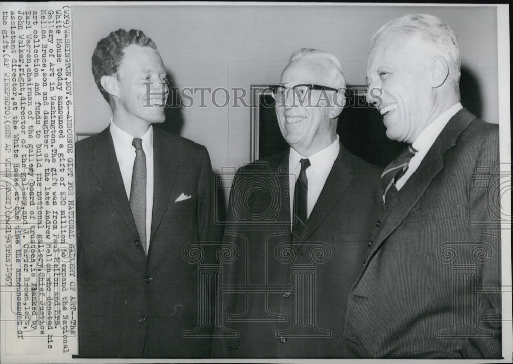 1967 Press Photo Chief Justice Earl Warren, J. Carter Brown, John Walker - Historic Images