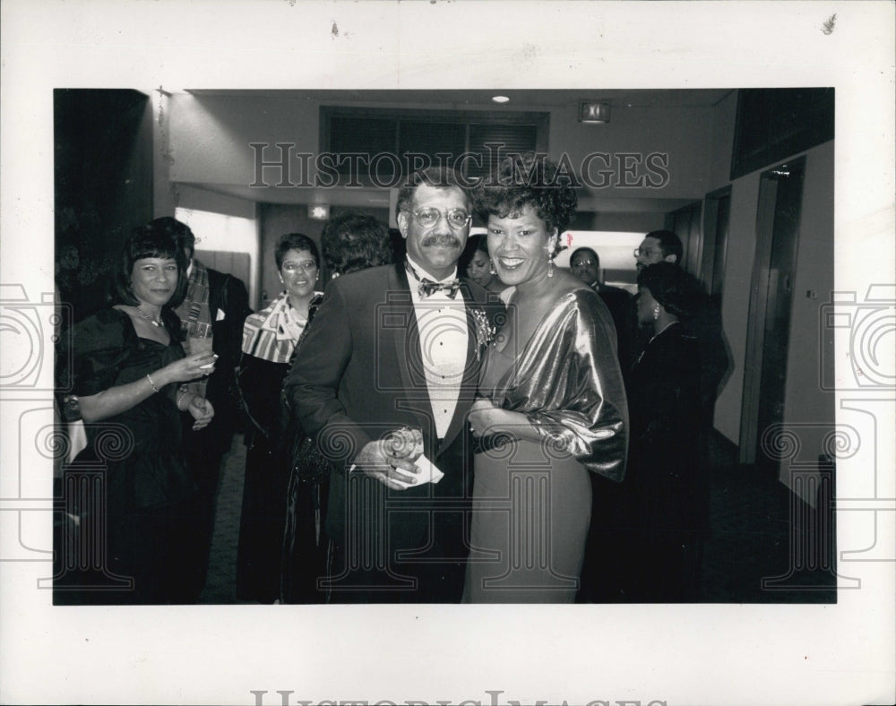 1992 Press Photo Liz walker,News Anchor and Harry Graham - Historic Images