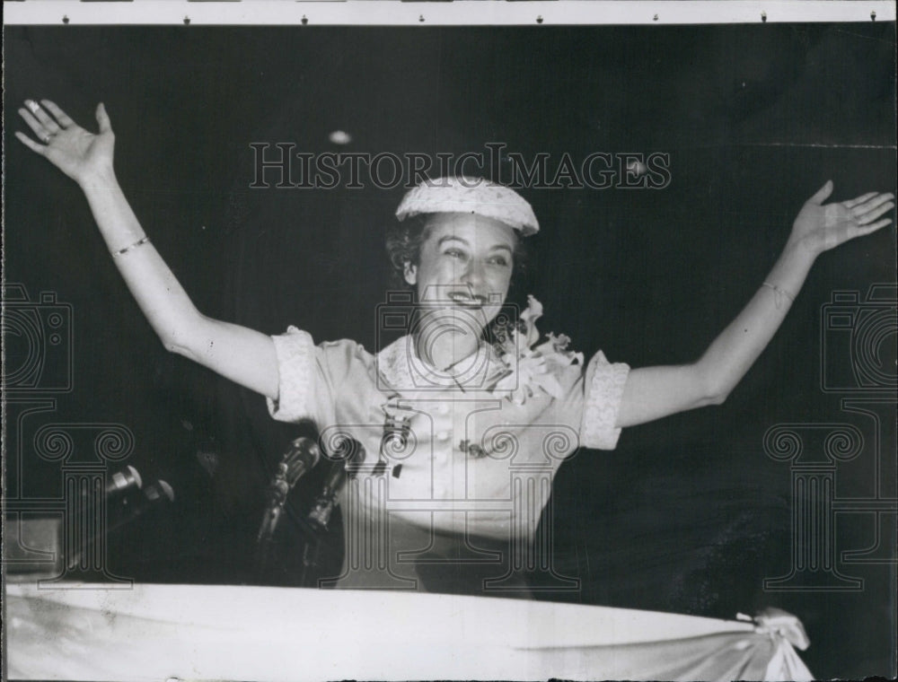 1956 Press Photo Dorothy Vredenburgh - Historic Images