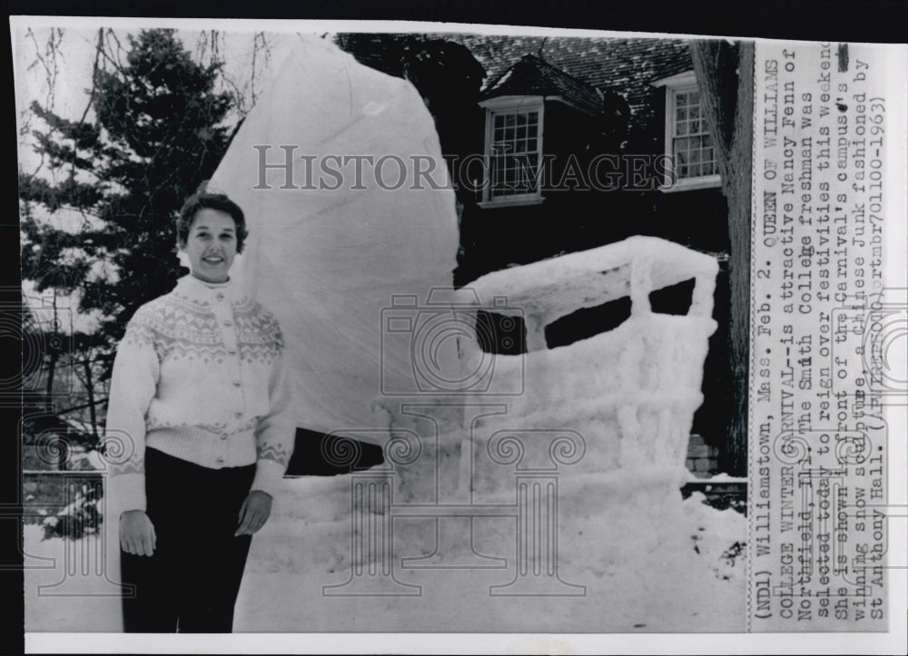 1963 Press Photo Nancy Fenn infront of winning show sculpture at Smith College - Historic Images