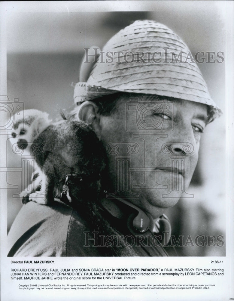 1988 Press Photo Paul Mazursky in "Moon Over Parador" - Historic Images