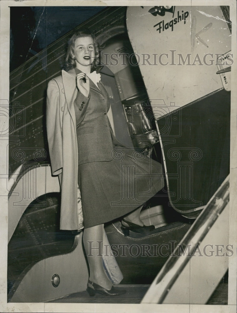 1945 Press Photo Beverly Hargreaves to Visit War Hero - Historic Images