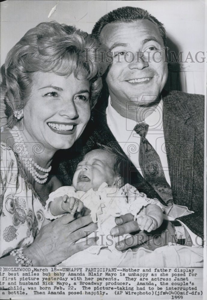 1959 Press Photo Baby Amanda Blair Mayo ,Parents Janet Blair and Husb.Nick Mayo - Historic Images