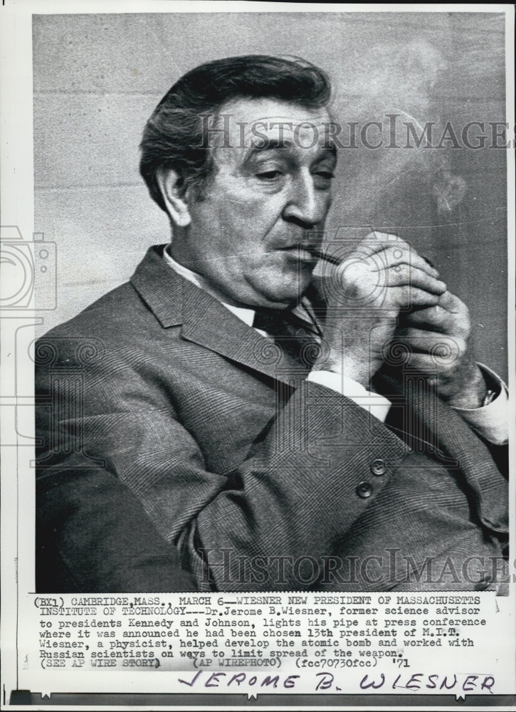 1971 Press Photo Dr. Jerome B. Wiesner, Pres. of Mass. Institute of Technology - Historic Images