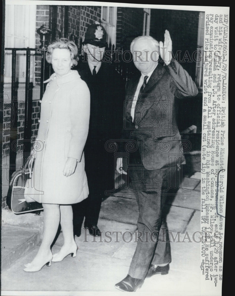 1970 Press Photo Prime Minister Harold Wilson with wife, Mary - Historic Images