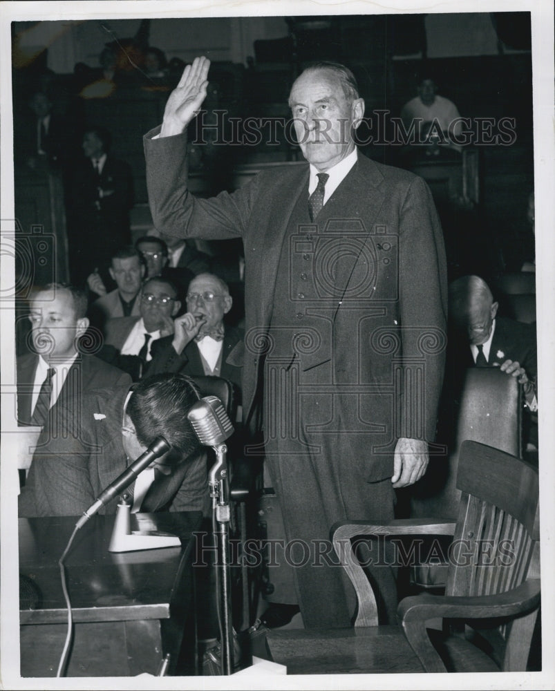 1960 Charles Greenough being sworn in as first witness - Historic Images