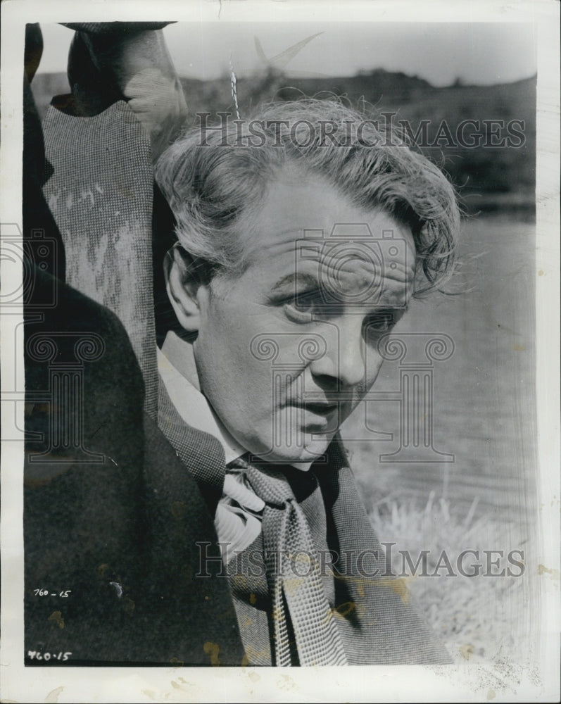 1954 Press Photo Actor Hubert Gregg stars in &quot;High and Dry&quot; - Historic Images