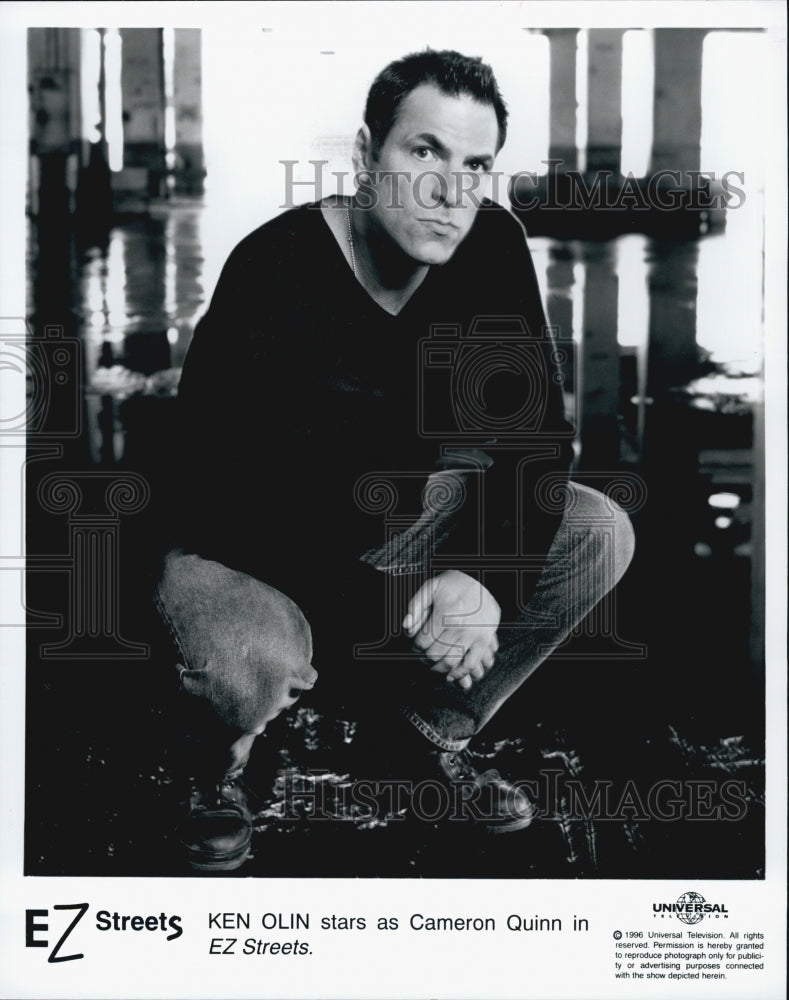 1996 Press Photo Actor Ken Olin on &quot;EZ Streets&quot; - Historic Images