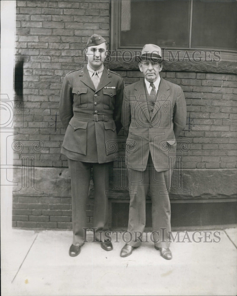 1944 Press Photo Lt. Thomas H. Driscoll with uncle Sen. Jim Driscoll - Historic Images