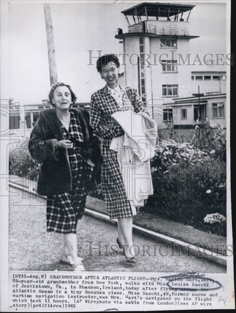 1962 Press Photo Mrs Marion Hart,Louise Sacchi - Historic Images