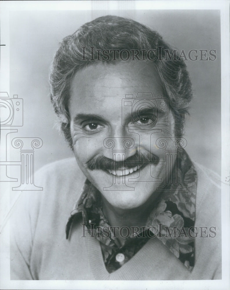 1974 Press Photo Actor Hal Linden - Historic Images