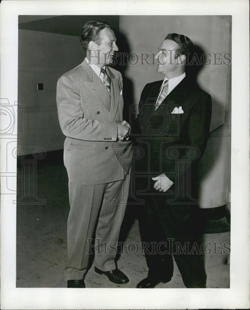 1945 Press Photo Art Linkletter &amp; Ralph Edwards &quot;People are Funny&quot; - Historic Images