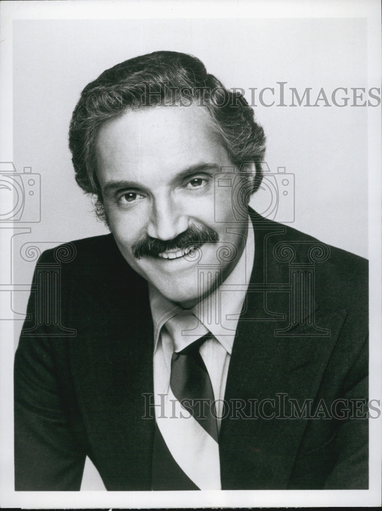 1981 Press Photo Photo Actor Hal Linden on &quot;FYI&quot; - Historic Images