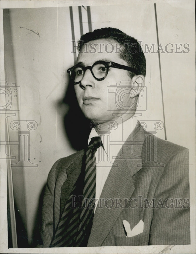 1951 Press Photo Julian Malkiel,ad exec and witness at trial - Historic Images