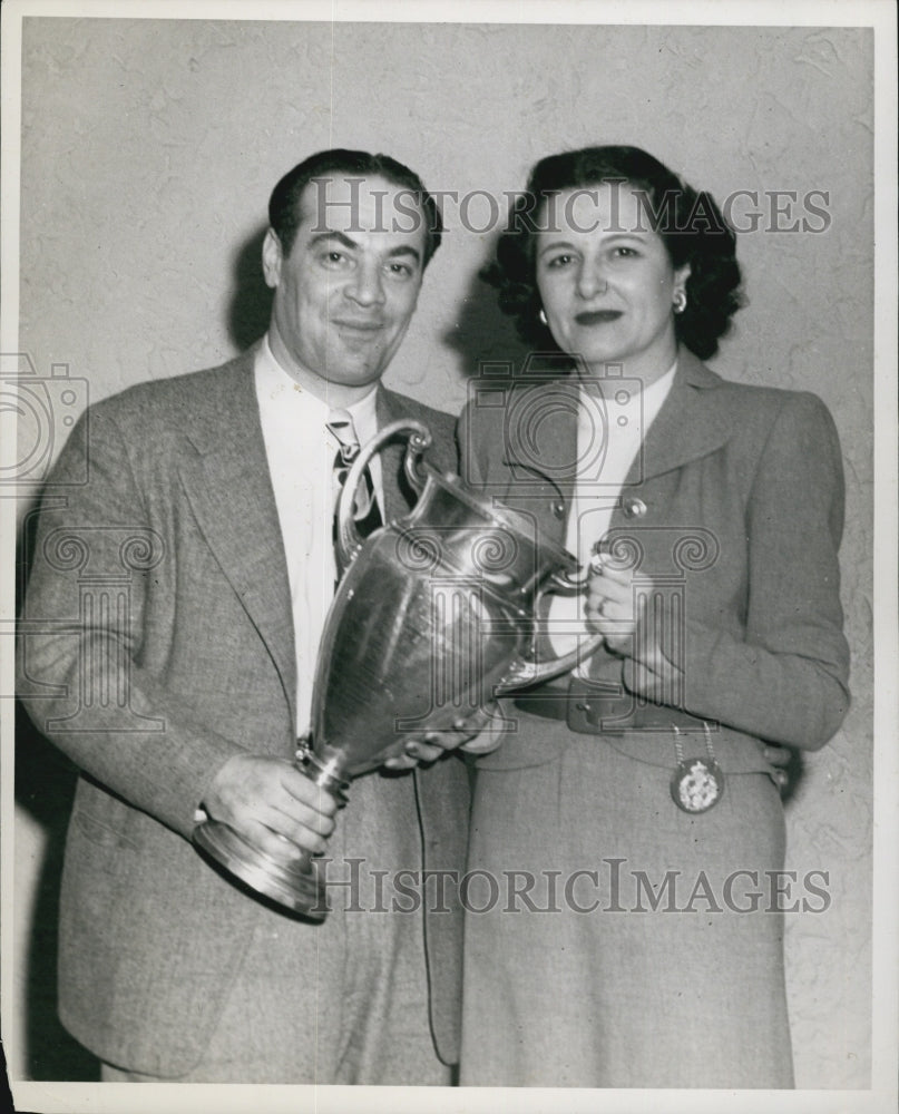 1947 Press Photo Mrs FW Solomon and Jack Shore won bridge tournament - Historic Images