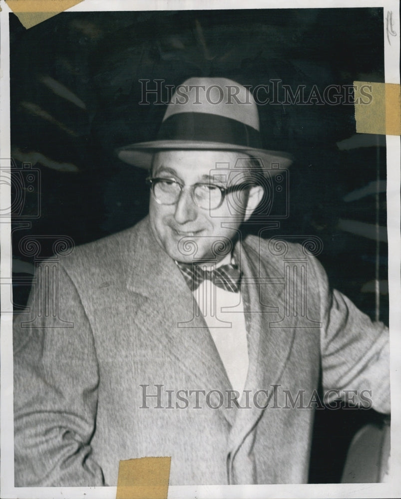 1957 Press Photo Dr Irving Saffran Robbed By Man He Treated - Historic Images