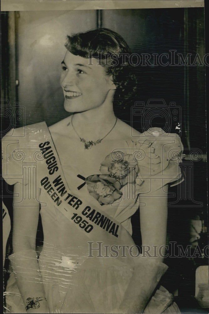 1950 Press Photo A picture of Saugus Winter Carnival Queen - Historic Images