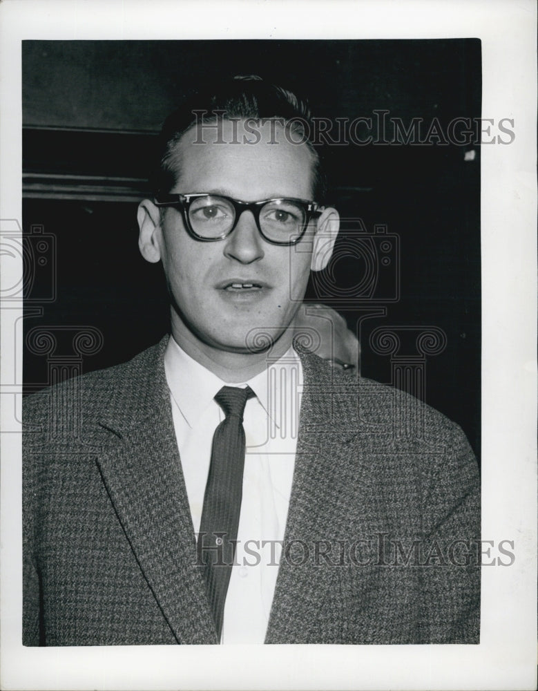 1960 Press Photo Purser Andreas Van Oosten Appears In Court - Historic Images