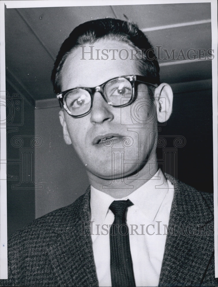 1960 Press Photo Andreas Van Oosten Testifies In van Rie Trial - Historic Images