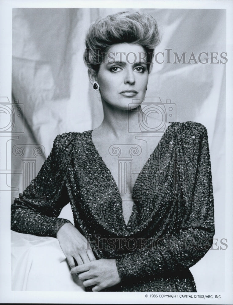 1986 Press Photo Actress Karen Cellini on "Dynasty" - Historic Images