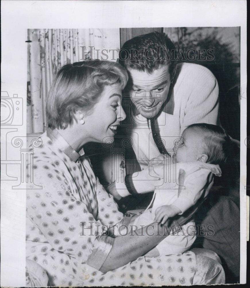 1957 Press Photo Dancers Marge and Gower Champion with baby, Gregg - Historic Images