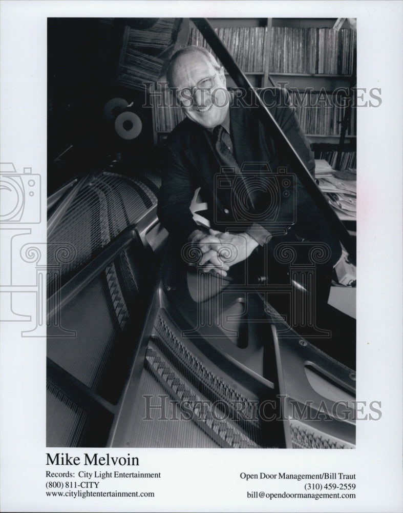 2004 Press Photo Mike Melvin,City Light Entertainment - Historic Images