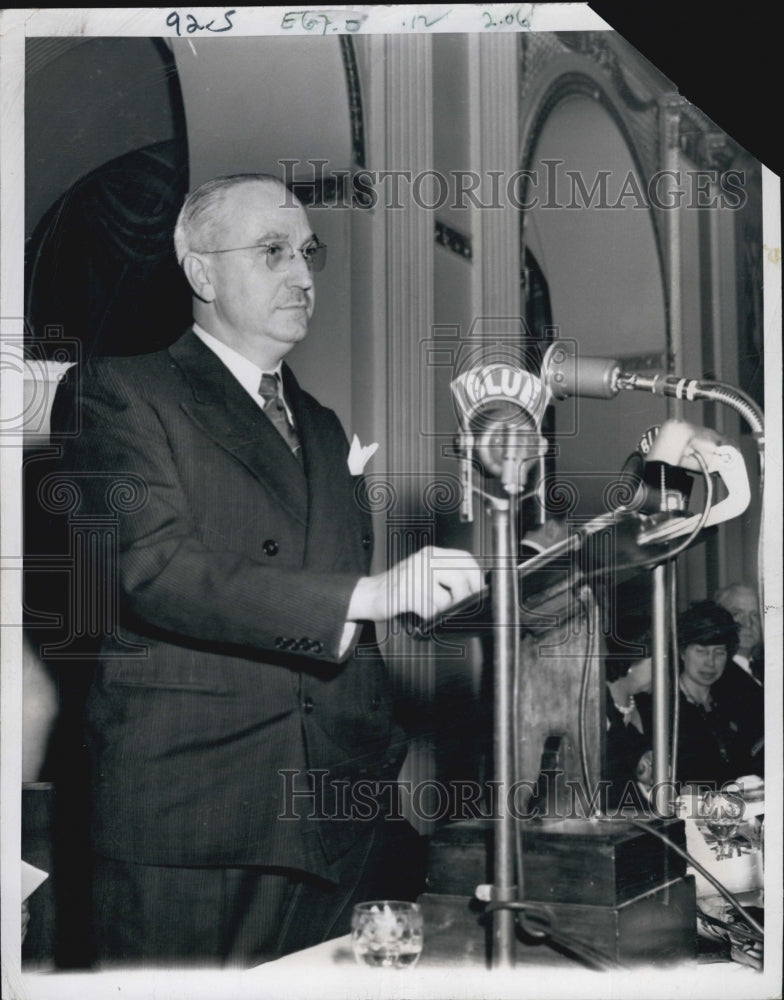 1947 Press Photo Dr. Karl Menniger Winter Veterans Adm. Hospital Director - Historic Images