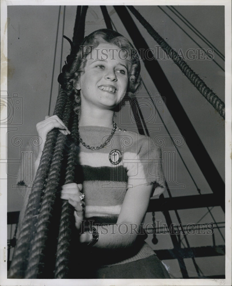 1951 Press Photo Lily Gadaityte od Lithuania to Attend College on Boston - Historic Images