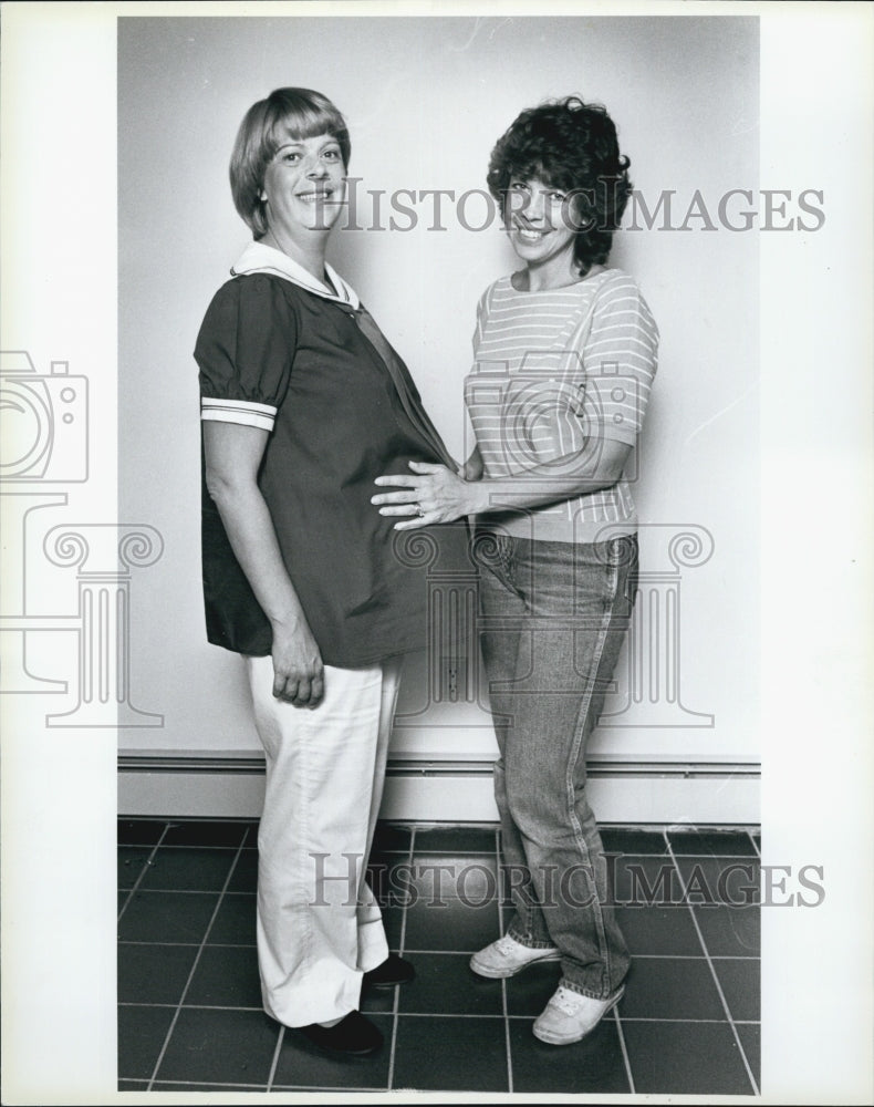 1985 Press Photo Sherry King, Surrogate Mother For Sister, Carole Jalbert - Historic Images