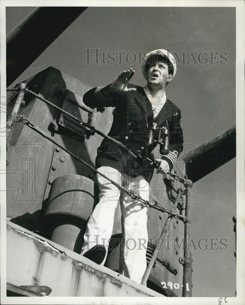 1957 Press Photo English Actor John Gregson Pursuit of the Graf Spee Exeter - Historic Images