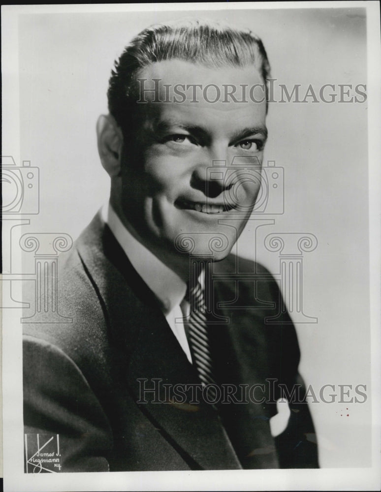 1953 Press Photo Jack Gregson Announces Saturday Night Fights - Historic Images