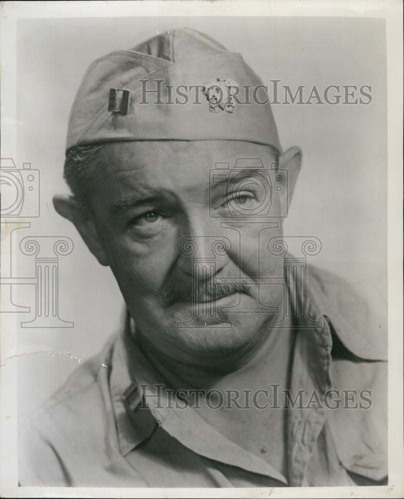 1950 Press Photo "Mister Roberts" posing in photo - Historic Images