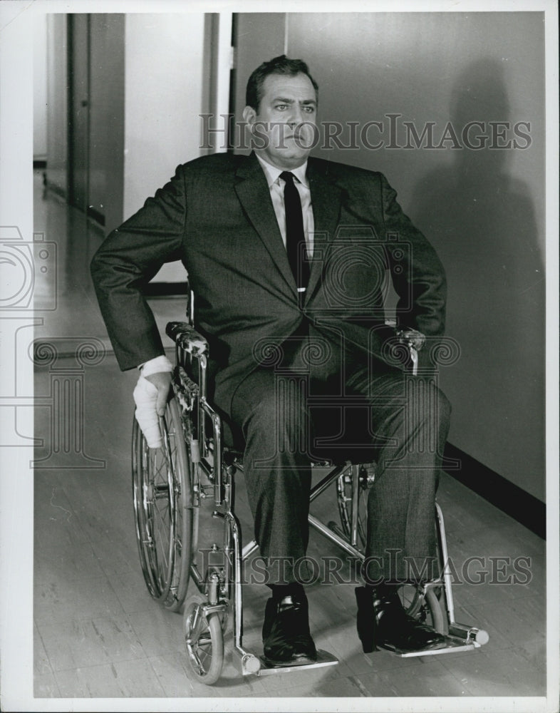 1974 Press Photo Actor Raymond Burr as &quot;Ironside&quot; - Historic Images