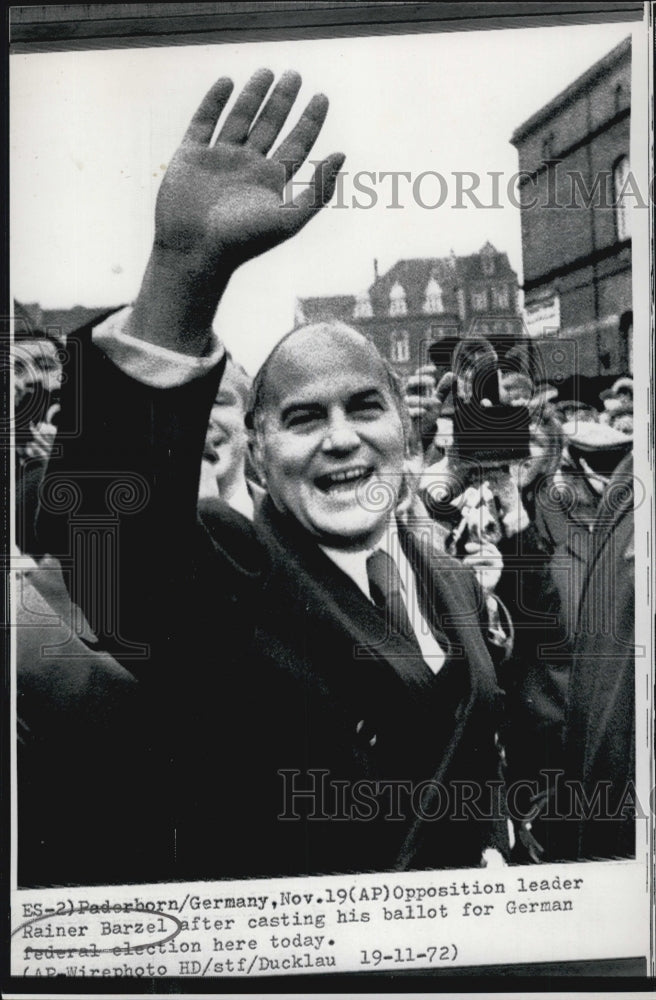 1972 Press Photo Candidate Rainer Barzel After He Votes in Germany - Historic Images