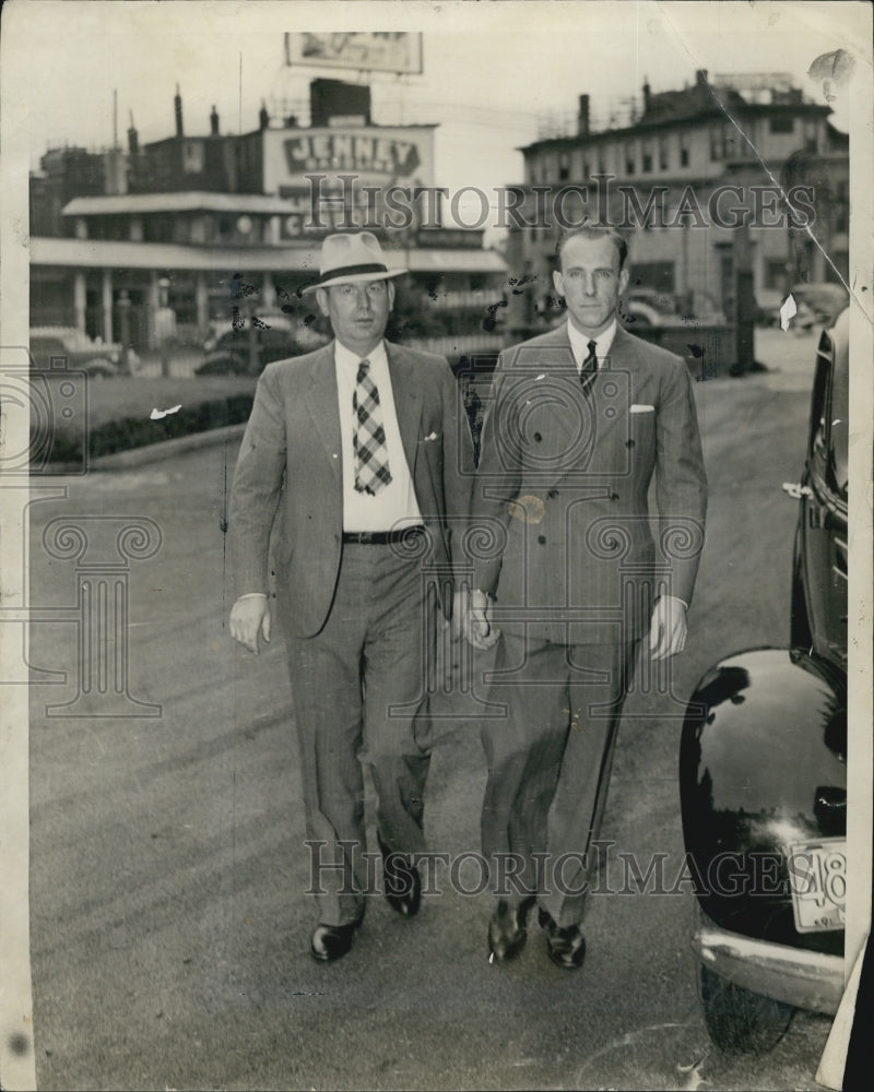 1938 Press Photo J Paul Bethelt on His Way to State Prison For Life & Sheriff Wa - Historic Images