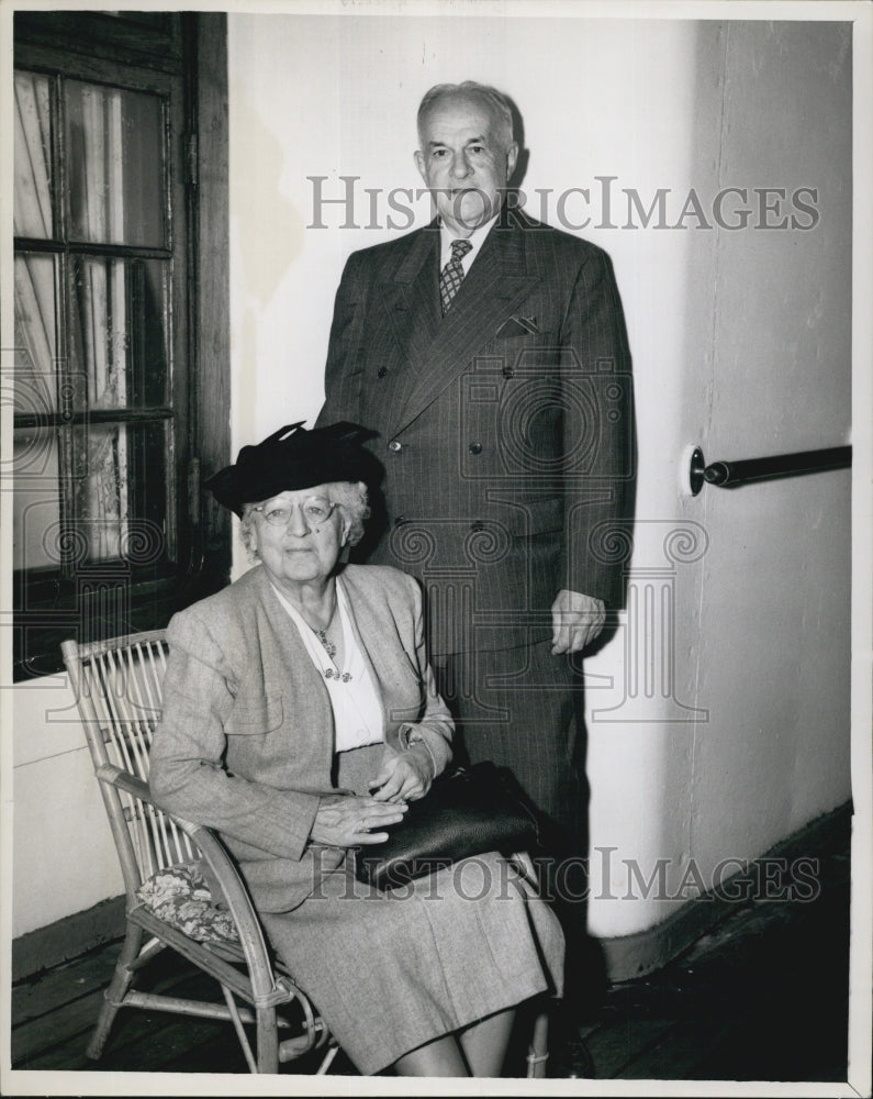 1949 Press Photo Mr,Mrs Arthur Bancroft on Canadian Steamship Lady Nelson - Historic Images