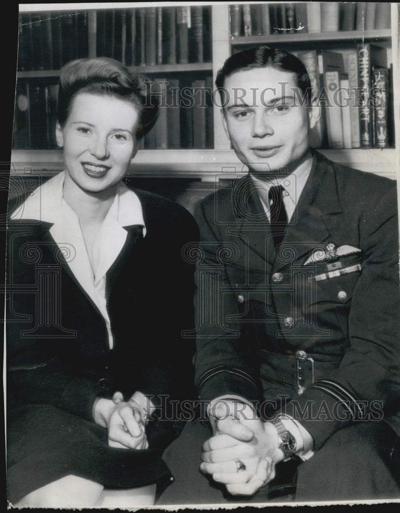 1945 Press Photo Sonya Stokowski is to wed flight Lt. Wllem Henry Thorbecke - Historic Images