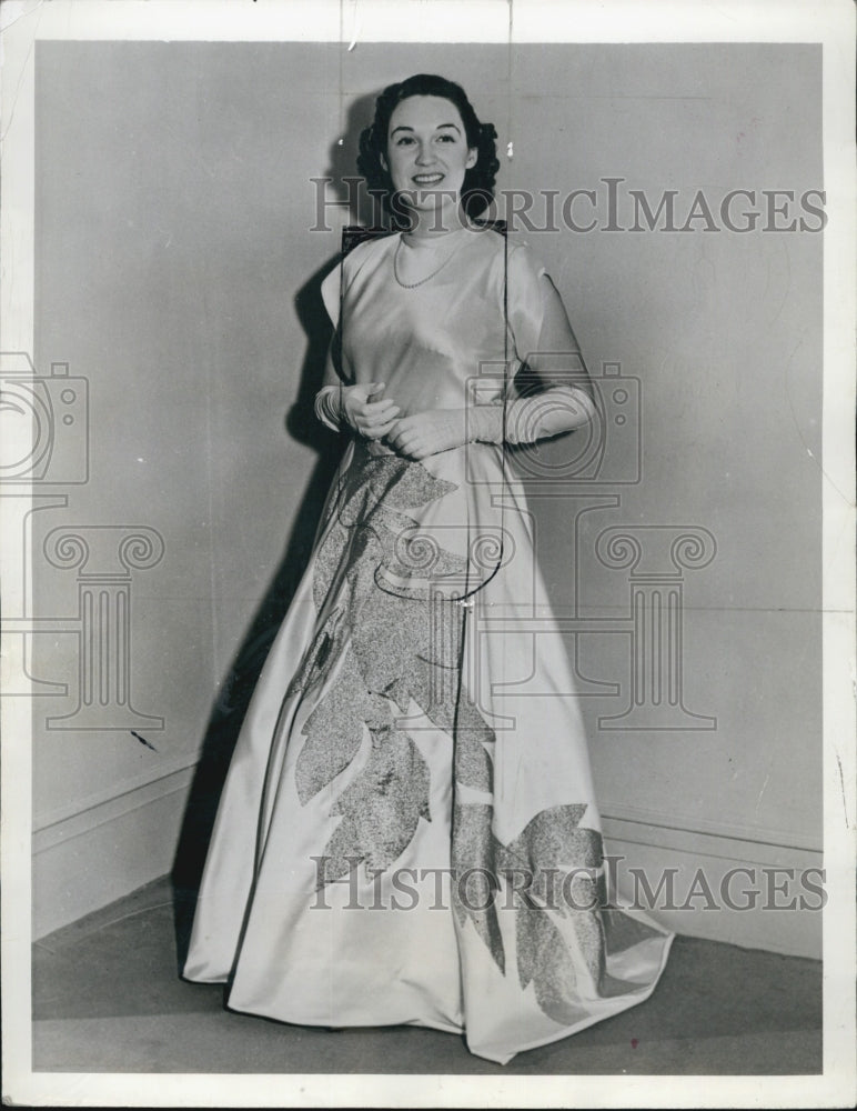 1941 Press Photo Opera singer Rise Stevens - Historic Images