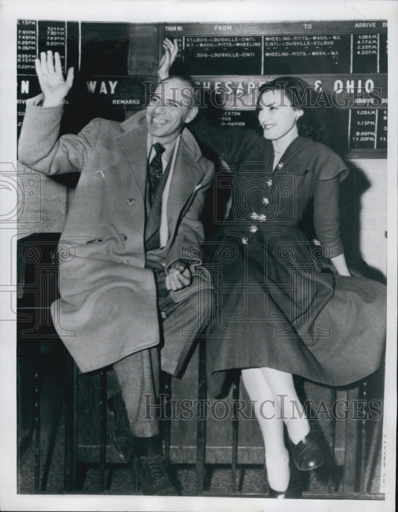 1948 Press Photo Ray Mack and fiancee Kay Trevil &quot;,Miss Paris&quot; - Historic Images