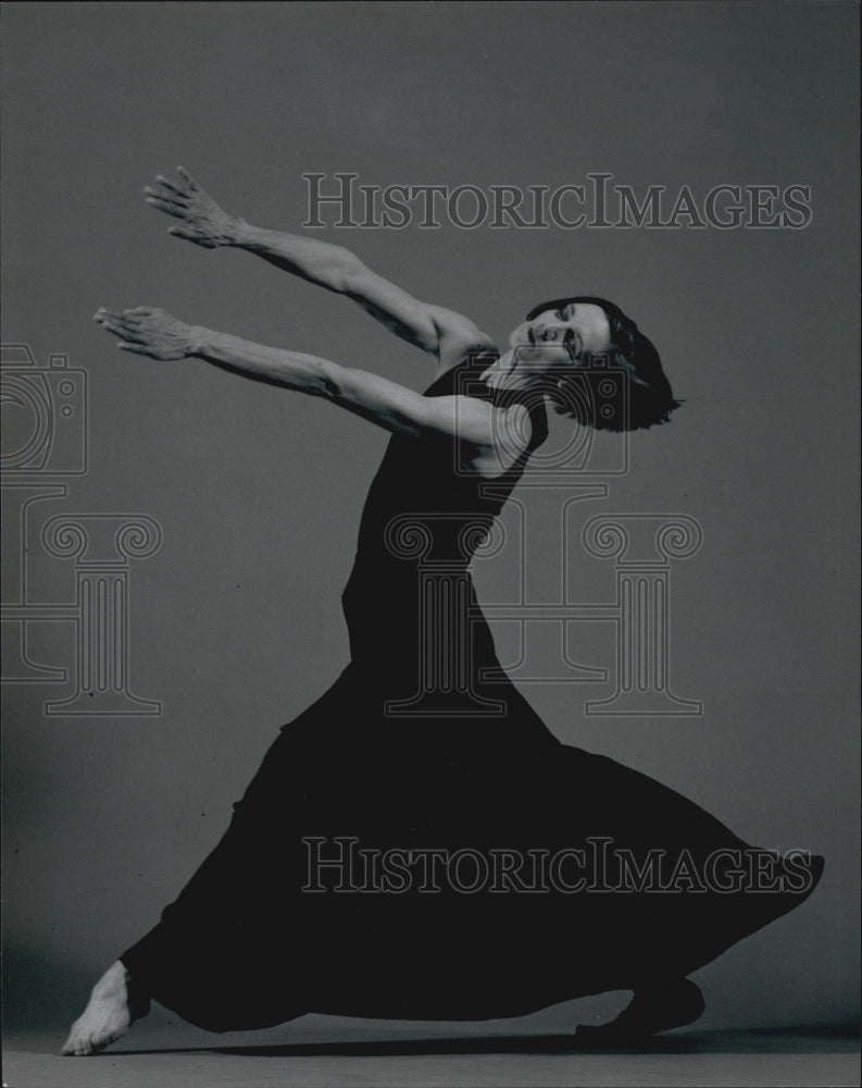 2001 Press Photo Dancer & Choreographer Peggy Baker - Historic Images