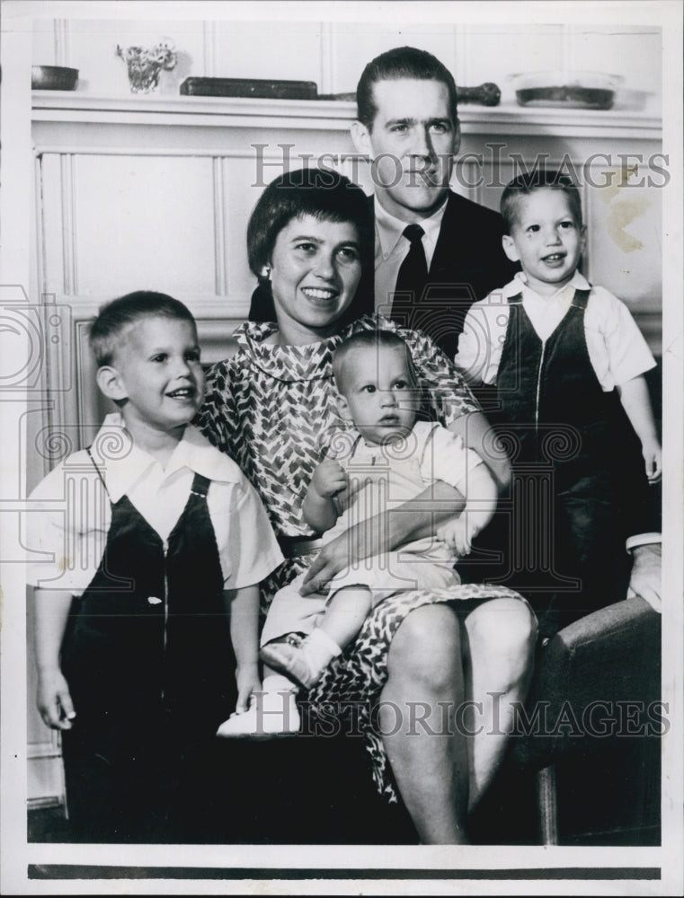 1962 Press Photo John A Baker and Family - Historic Images