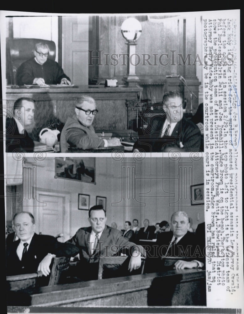 1954 Press Photo Judge Joe B.Brown photographs inside a courtroom. - Historic Images