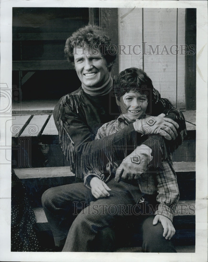 1968 Press Photo Robert Brown and Gary Dubin Here Comes The Brides The Standoff - Historic Images