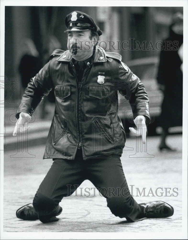 1997 Press Photo Dancing Police officer Tony Lopere. - Historic Images