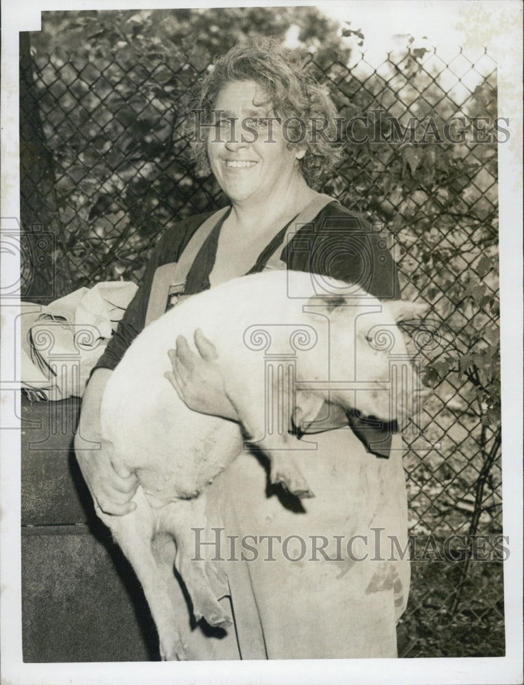 1948 Mrs. Mary Leobruno of Westboro, Mass. - Historic Images