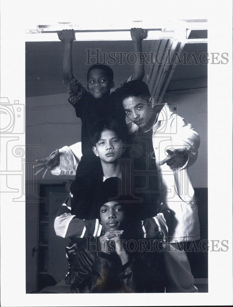 1994 Press Photo Actor Eddie Cutanda Learned Acting At Youth Collaborative - Historic Images