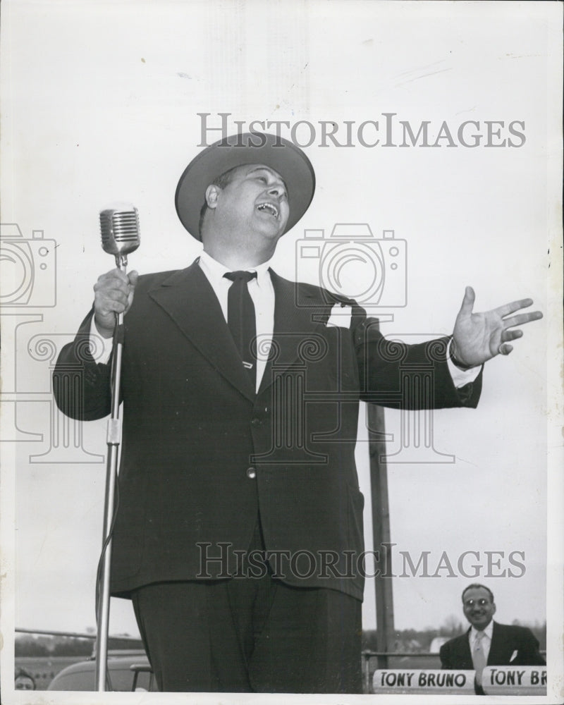 1950 Press Photo Comedian Jack E. Leonard - Historic Images